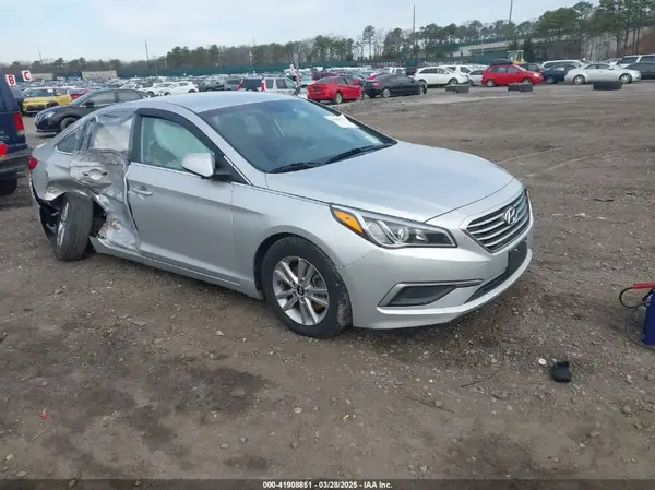 5NPE24AF7HH552118 2017 HYUNDAI SONATA - Image 1