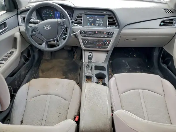 5NPE24AF7HH557075 2017 HYUNDAI SONATA - Image 8