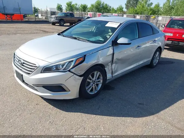 5NPE24AF7HH559652 2017 HYUNDAI SONATA - Image 2