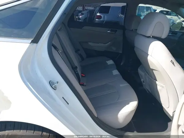 5NPE24AF7HH562986 2017 HYUNDAI SONATA - Image 8