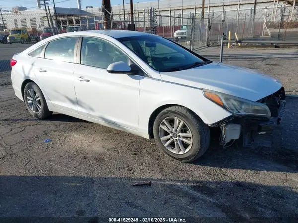 5NPE24AF7HH563751 2017 HYUNDAI SONATA - Image 1