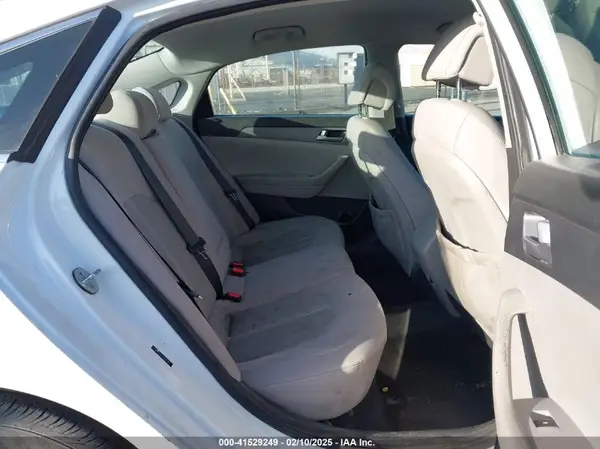 5NPE24AF7HH563751 2017 HYUNDAI SONATA - Image 8