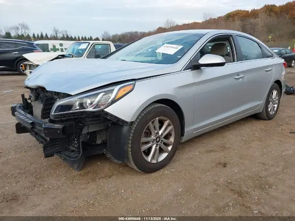 5NPE24AF7HH568075 2017 HYUNDAI SONATA - Image 2