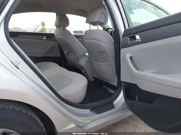 5NPE24AF7HH568075 2017 HYUNDAI SONATA - Image 8