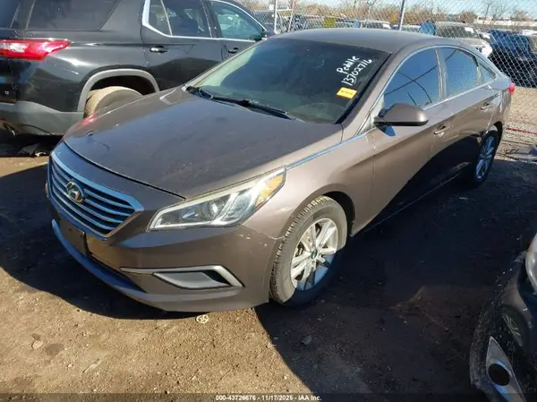 5NPE24AF7HH569453 2017 HYUNDAI SONATA - Image 2