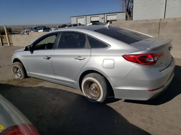 5NPE24AF7HH571252 2017 HYUNDAI SONATA - Image 2