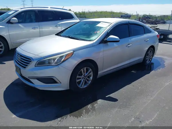 5NPE24AF7HH574541 2017 HYUNDAI SONATA - Image 2