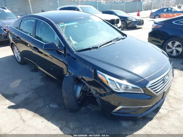 5NPE24AF7HH579335 2017 HYUNDAI SONATA - Image 1