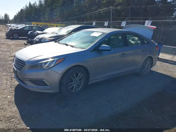 5NPE24AF7HH581294 2017 HYUNDAI SONATA - Image 2