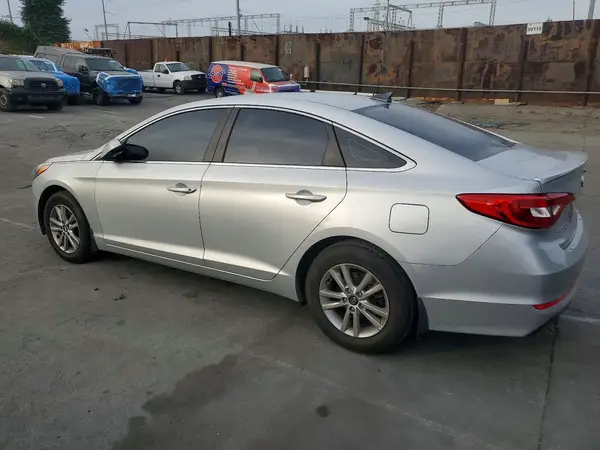 5NPE24AF7HH585622 2017 HYUNDAI SONATA - Image 2