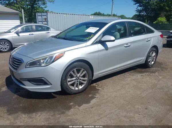 5NPE24AF7HH588701 2017 HYUNDAI SONATA - Image 2