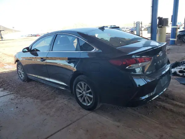 5NPE24AF7JH601551 2018 HYUNDAI SONATA - Image 2