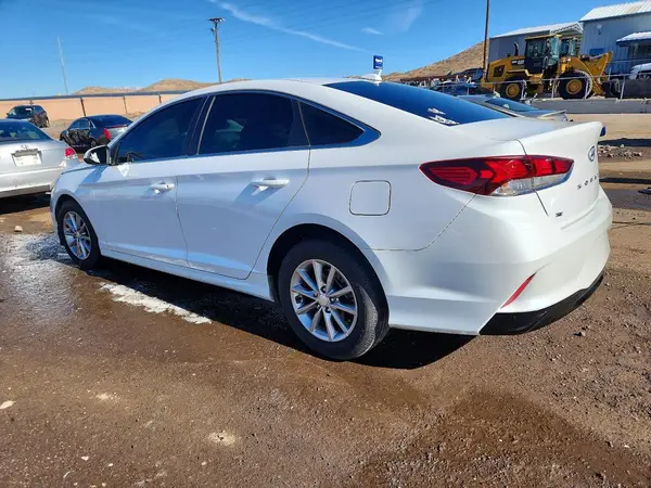 5NPE24AF7JH601906 2018 HYUNDAI SONATA - Image 2