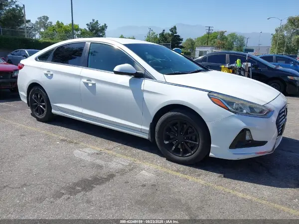 5NPE24AF7JH612551 2018 HYUNDAI SONATA - Image 1