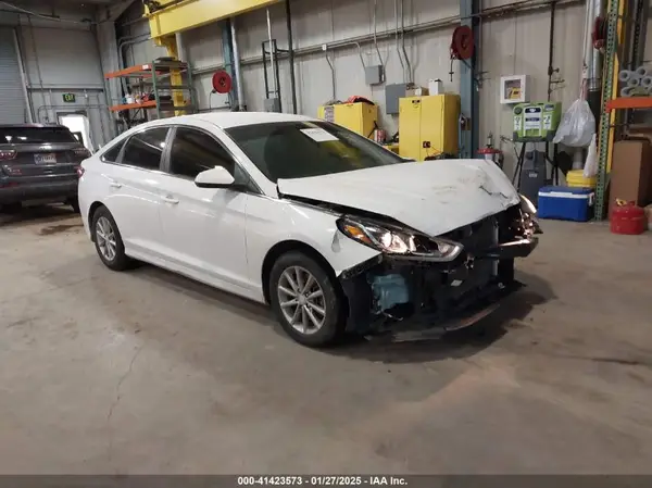 5NPE24AF7JH613425 2018 HYUNDAI SONATA - Image 1