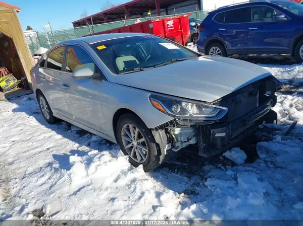 5NPE24AF7JH618060 2018 HYUNDAI SONATA - Image 1