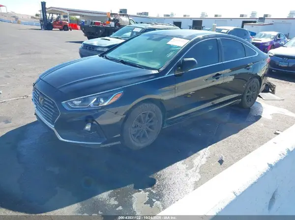 5NPE24AF7JH618978 2018 HYUNDAI SONATA - Image 2