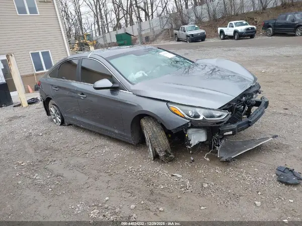5NPE24AF7JH626014 2018 HYUNDAI SONATA - Image 1