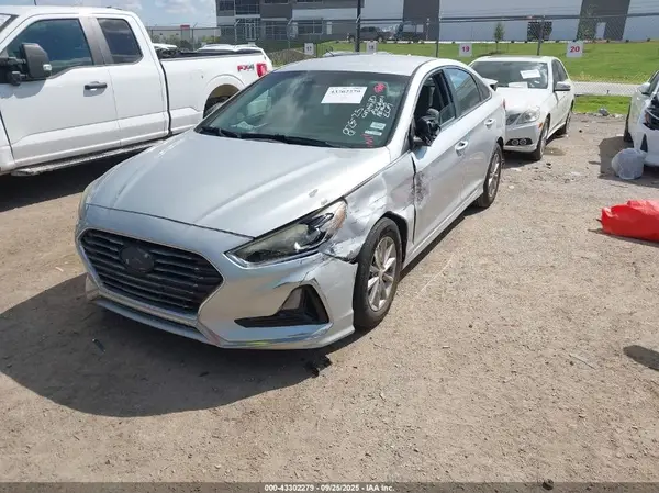 5NPE24AF7JH627213 2018 HYUNDAI SONATA - Image 2