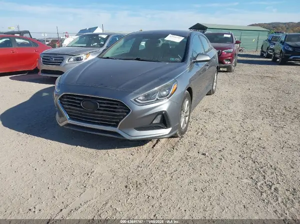 5NPE24AF7JH637661 2018 HYUNDAI SONATA - Image 2