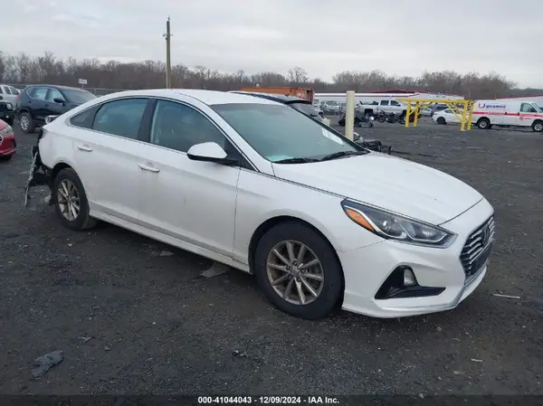5NPE24AF7JH652760 2018 HYUNDAI SONATA - Image 1