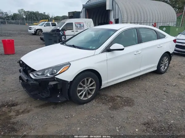 5NPE24AF7JH657425 2018 HYUNDAI SONATA - Image 2