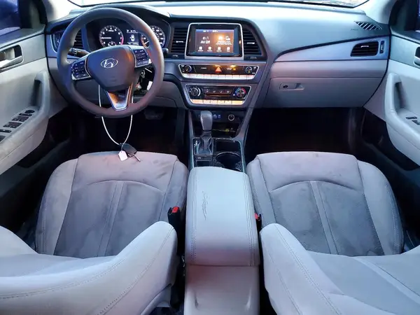 5NPE24AF7JH659062 2018 HYUNDAI SONATA - Image 8