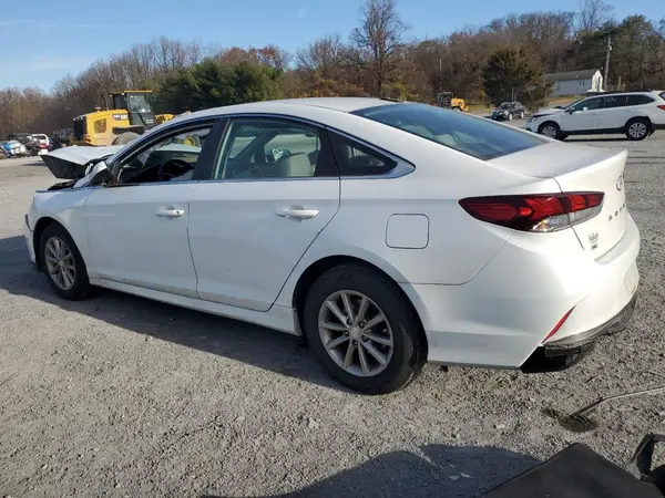 5NPE24AF7JH665945 2018 HYUNDAI SONATA - Image 2