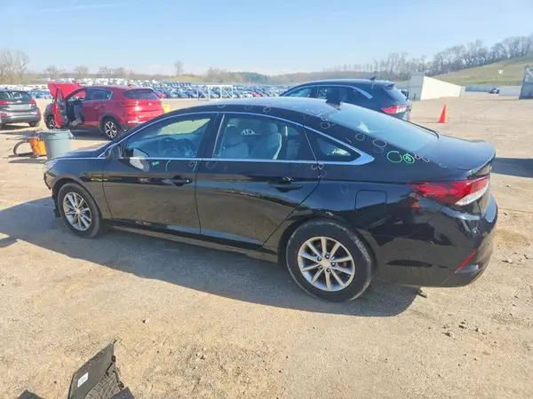 5NPE24AF7JH668327 2018 HYUNDAI SONATA - Image 2