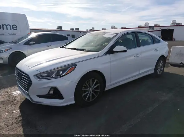 5NPE24AF7JH676444 2018 HYUNDAI SONATA - Image 2
