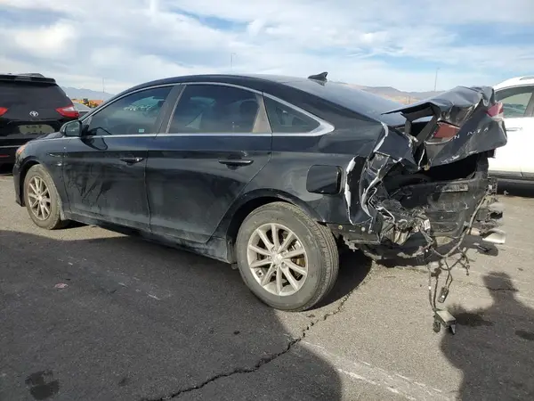 5NPE24AF7JH677223 2018 HYUNDAI SONATA - Image 2
