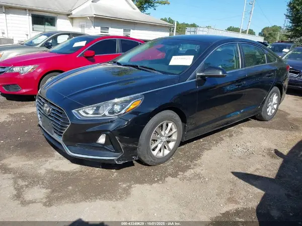 5NPE24AF7JH677366 2018 HYUNDAI SONATA - Image 2