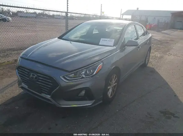 5NPE24AF7JH679215 2018 HYUNDAI SONATA - Image 2