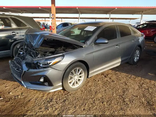 5NPE24AF7JH685645 2018 HYUNDAI SONATA - Image 2