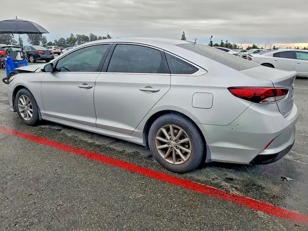 5NPE24AF7JH686732 2018 HYUNDAI SONATA - Image 2
