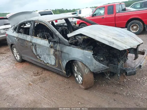 5NPE24AF7JH688514 2018 HYUNDAI SONATA - Image 1