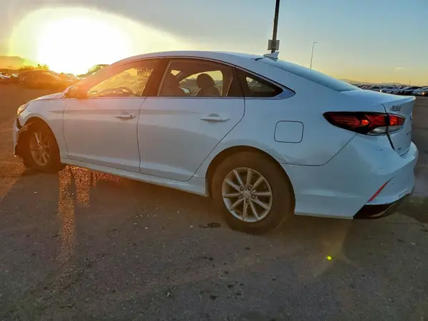 5NPE24AF7JH690814 2018 HYUNDAI SONATA - Image 2