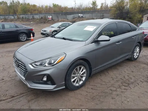5NPE24AF7JH695401 2018 HYUNDAI SONATA - Image 2