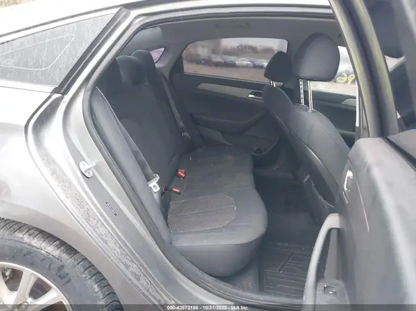 5NPE24AF7JH695401 2018 HYUNDAI SONATA - Image 8
