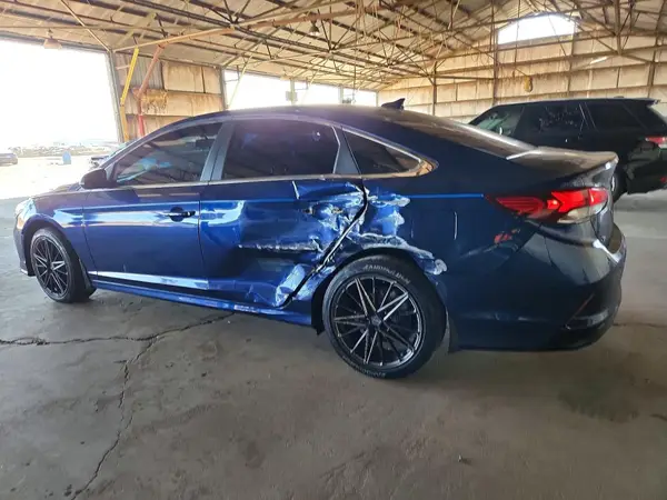 5NPE24AF7JH698945 2018 HYUNDAI SONATA - Image 2