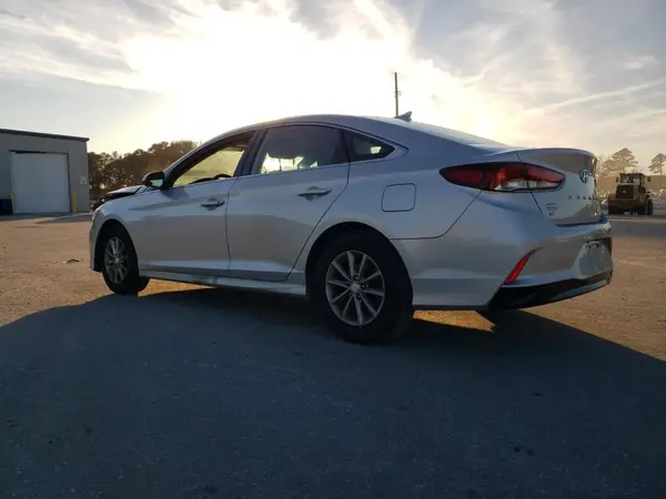 5NPE24AF7JH699528 2018 HYUNDAI SONATA - Image 2