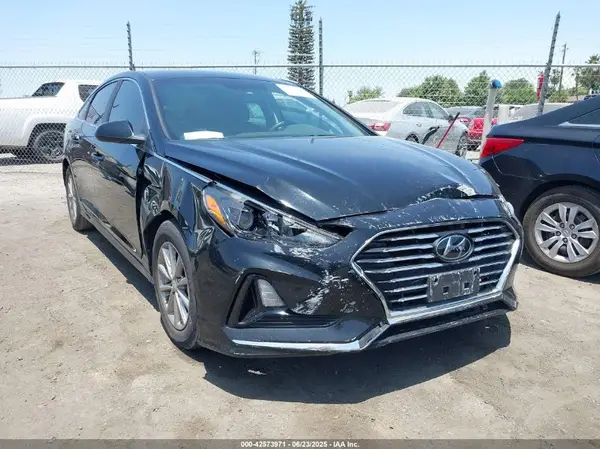 5NPE24AF7JH700029 2018 HYUNDAI SONATA - Image 1