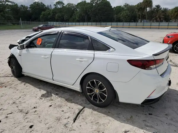 5NPE24AF7JH700032 2018 HYUNDAI SONATA - Image 2