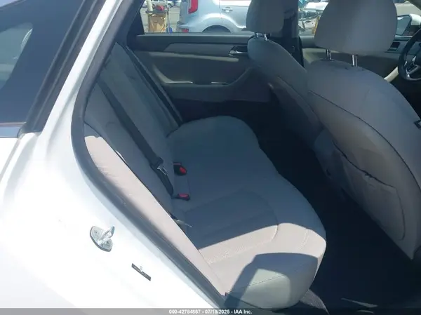 5NPE24AF7JH702217 2018 HYUNDAI SONATA - Image 8