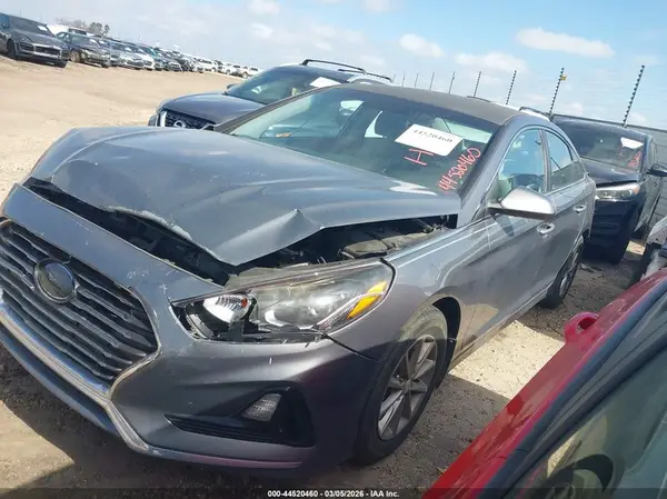 5NPE24AF7JH706476 2018 HYUNDAI SONATA - Image 2