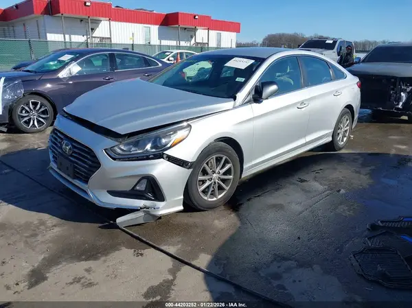 5NPE24AF7JH711094 2018 HYUNDAI SONATA - Image 2