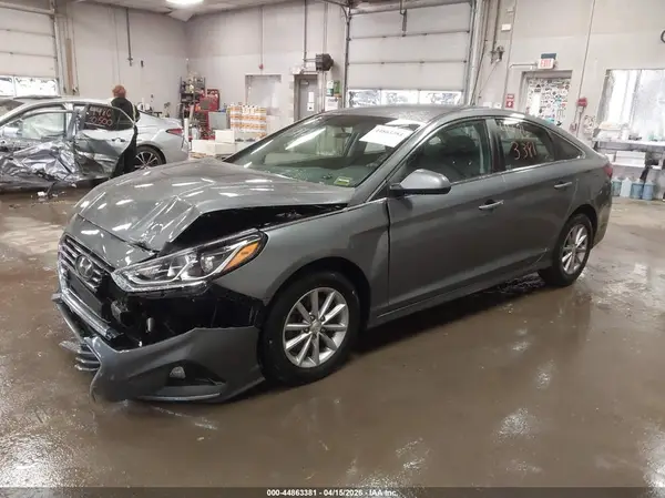 5NPE24AF7JH711225 2018 HYUNDAI SONATA - Image 2