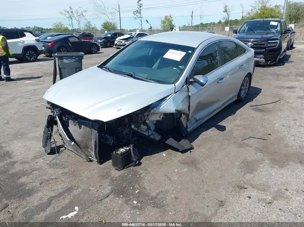 5NPE24AF7JH715498 2018 HYUNDAI SONATA - Image 2