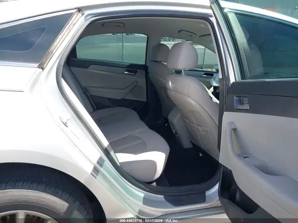 5NPE24AF7JH715498 2018 HYUNDAI SONATA - Image 8