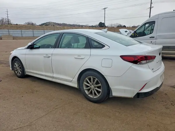 5NPE24AF7JH718305 2018 HYUNDAI SONATA - Image 2